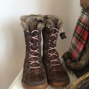 Teva girls boots size 10. Excellent condition